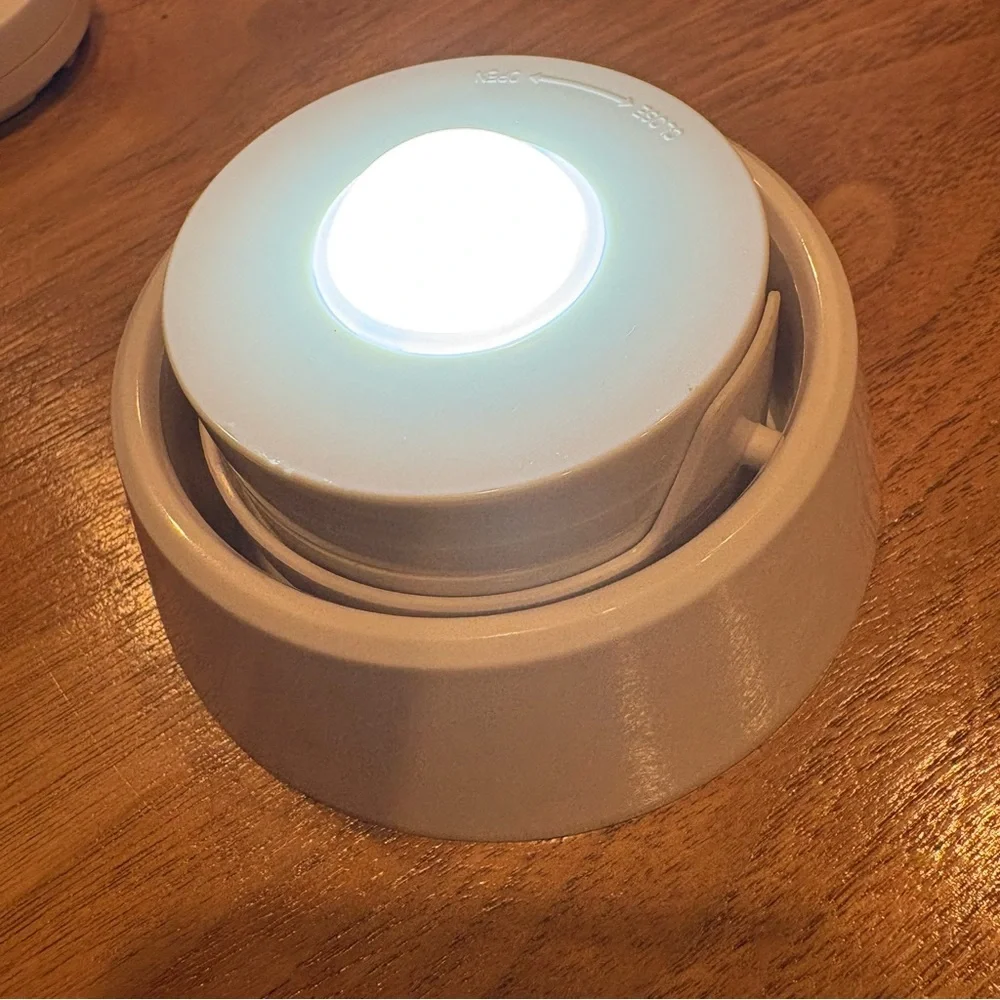2-5 packs Duracell LED Puck Lights with Remote